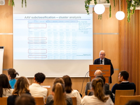 Prof. Dr. med. Peter Lamprecht am Rednerpult